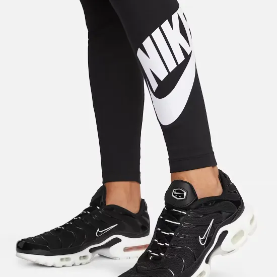Легінси Nike Sportswear Classics High-Waisted Graphic DV7791-010