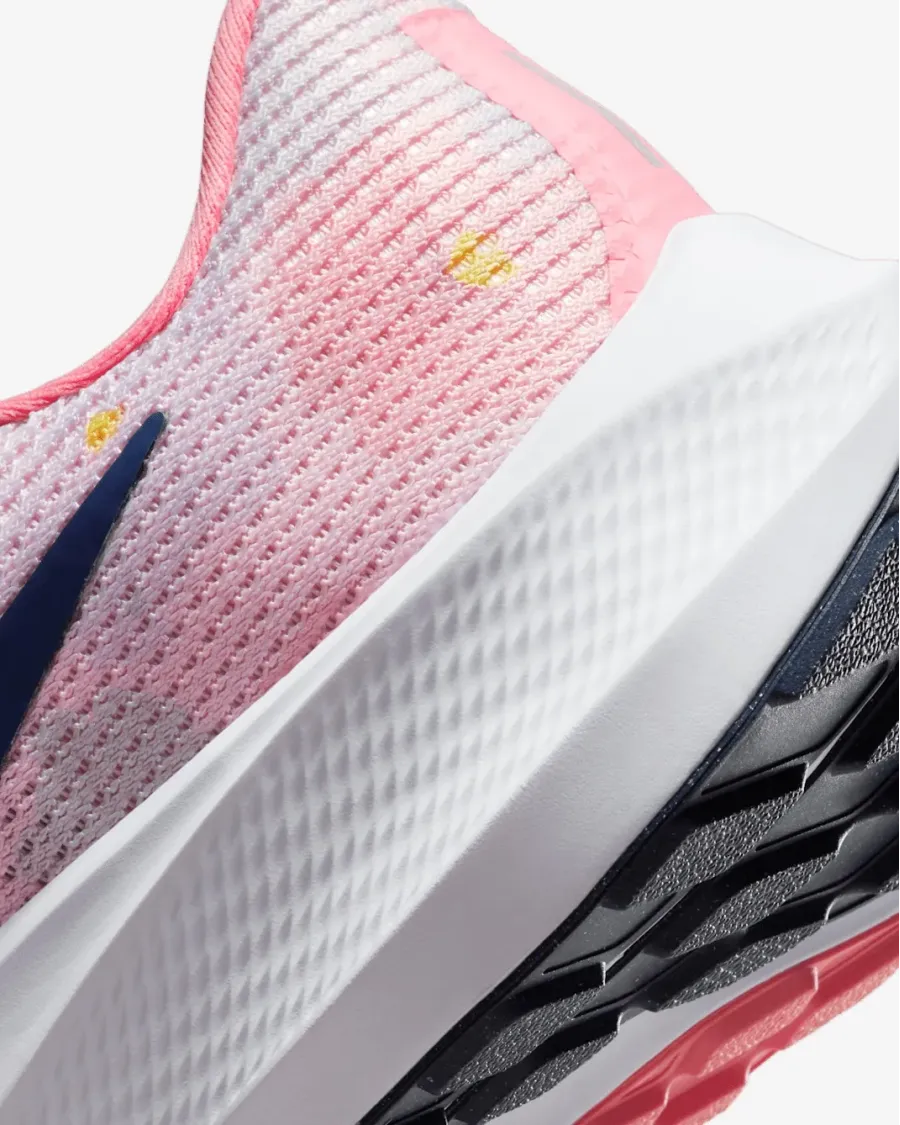 Кросівки Nike Air Zoom Pegasus 40 Premium DV7890-600