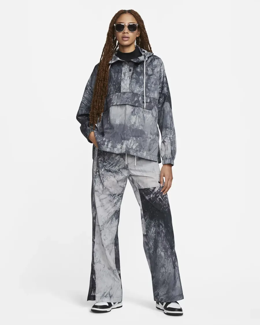 Куртка Nike Sportswear Woven Wave Dye DV7936-010