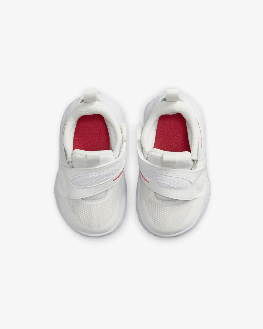 Кросівки Nike Team Hustle D 11 DV8995-102