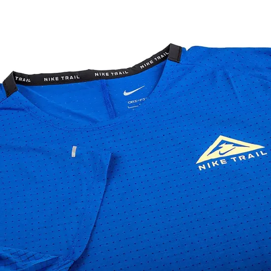 Футболка Nike Dri-FIT Solar Chase DV9305-405