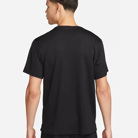 Футболка Nike Miler Dri-FIT UV Short-Sleeve DV9315-010