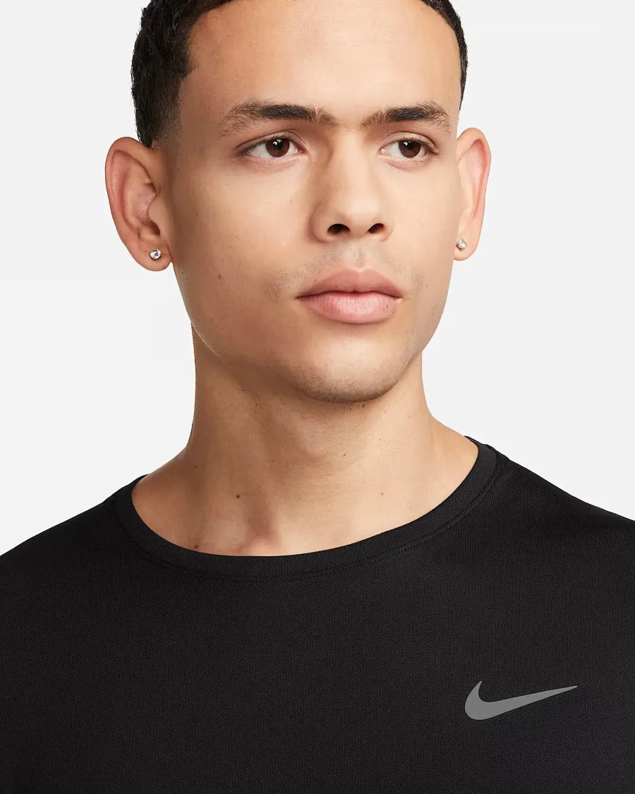 Футболка Nike Miler Dri-FIT UV Short-Sleeve DV9315-010