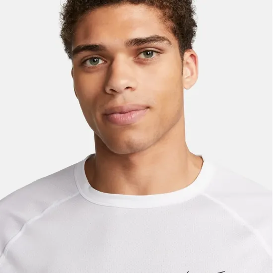 Футболка Nike Dri-FIT Ready DV9815-100