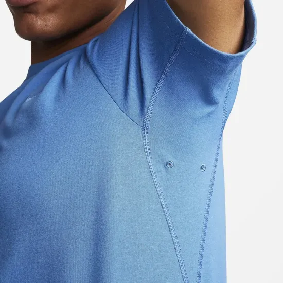 Футболка Nike Primary Dri-FIT Versatile DV9831-402