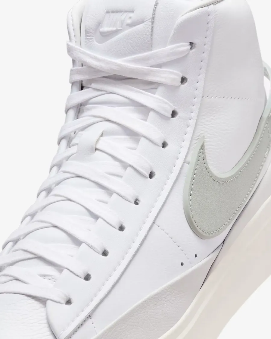 Кросівки Nike Blazer Phantom Mid DX5800-101