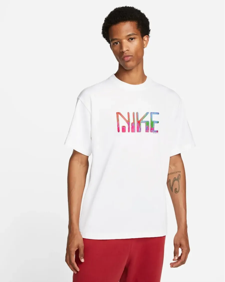 Футболка Nike Sportswear Essentials DX5828-100