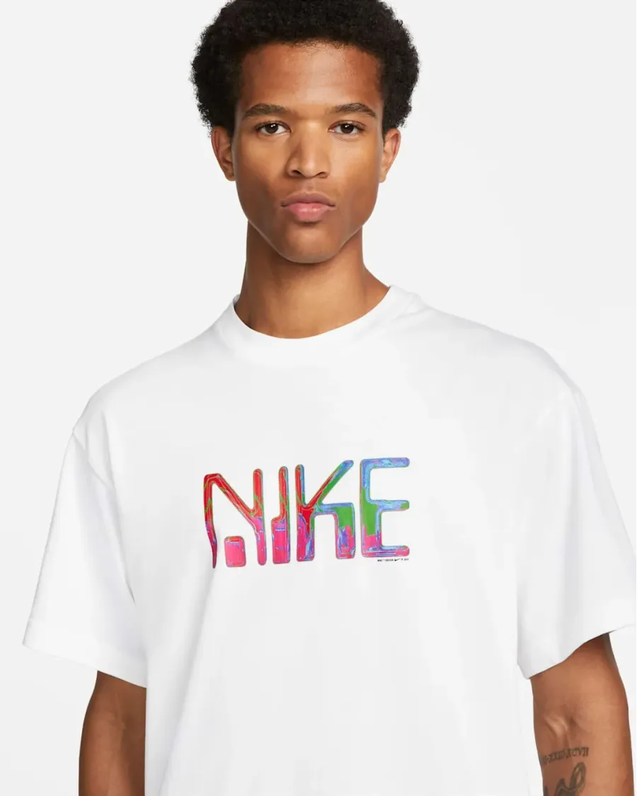 Футболка Nike Sportswear Essentials DX5828-100