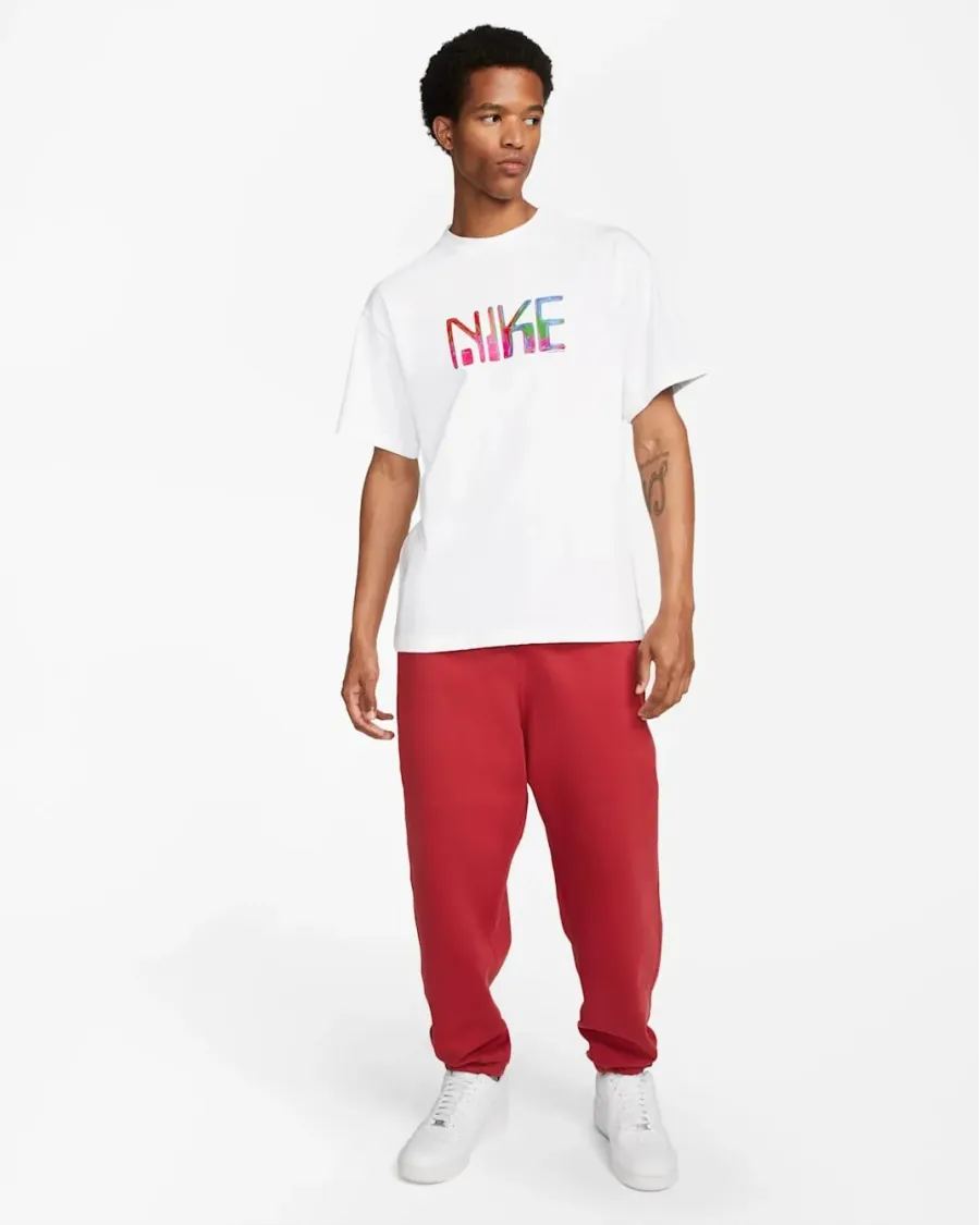 Футболка Nike Sportswear Essentials DX5828-100