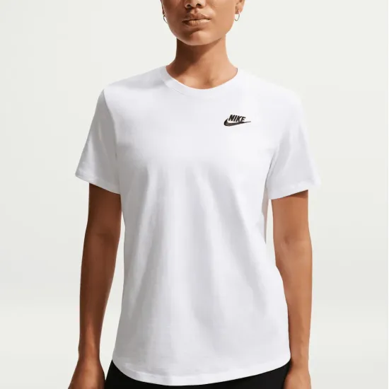 Футболка Nike Sportswear Club Essentials DX7902-100