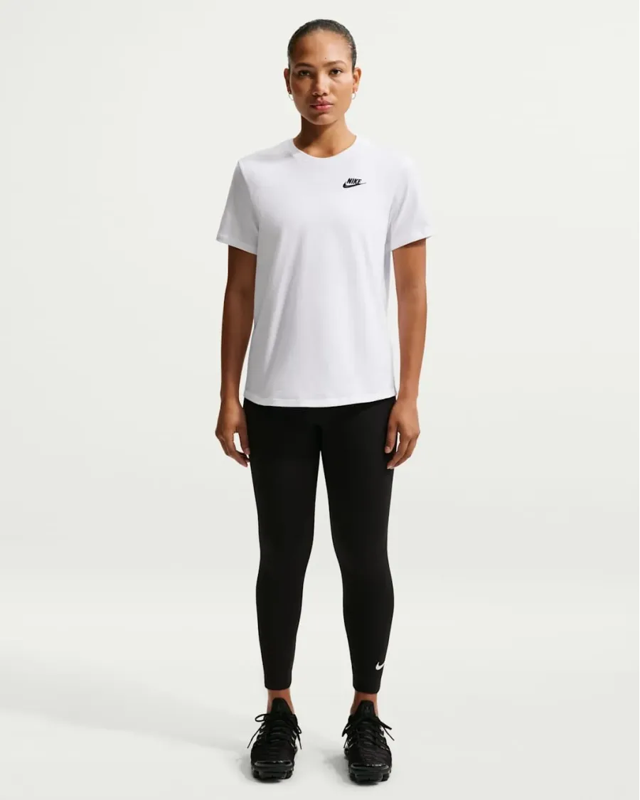 Футболка Nike Sportswear Club Essentials DX7902-100
