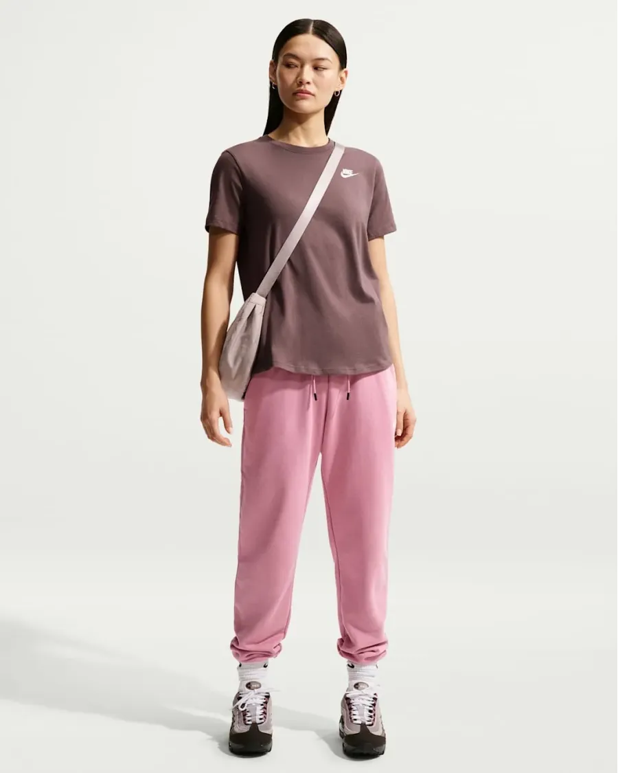 Футболка Nike Sportswear Club Essentials DX7902-502