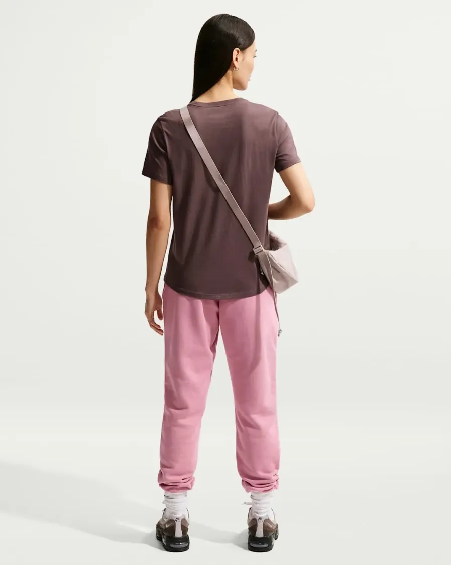 Футболка Nike Sportswear Club Essentials DX7902-502