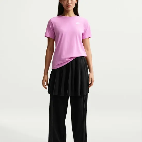 Футболка Nike Sportswear Club Essentials DX7902-503