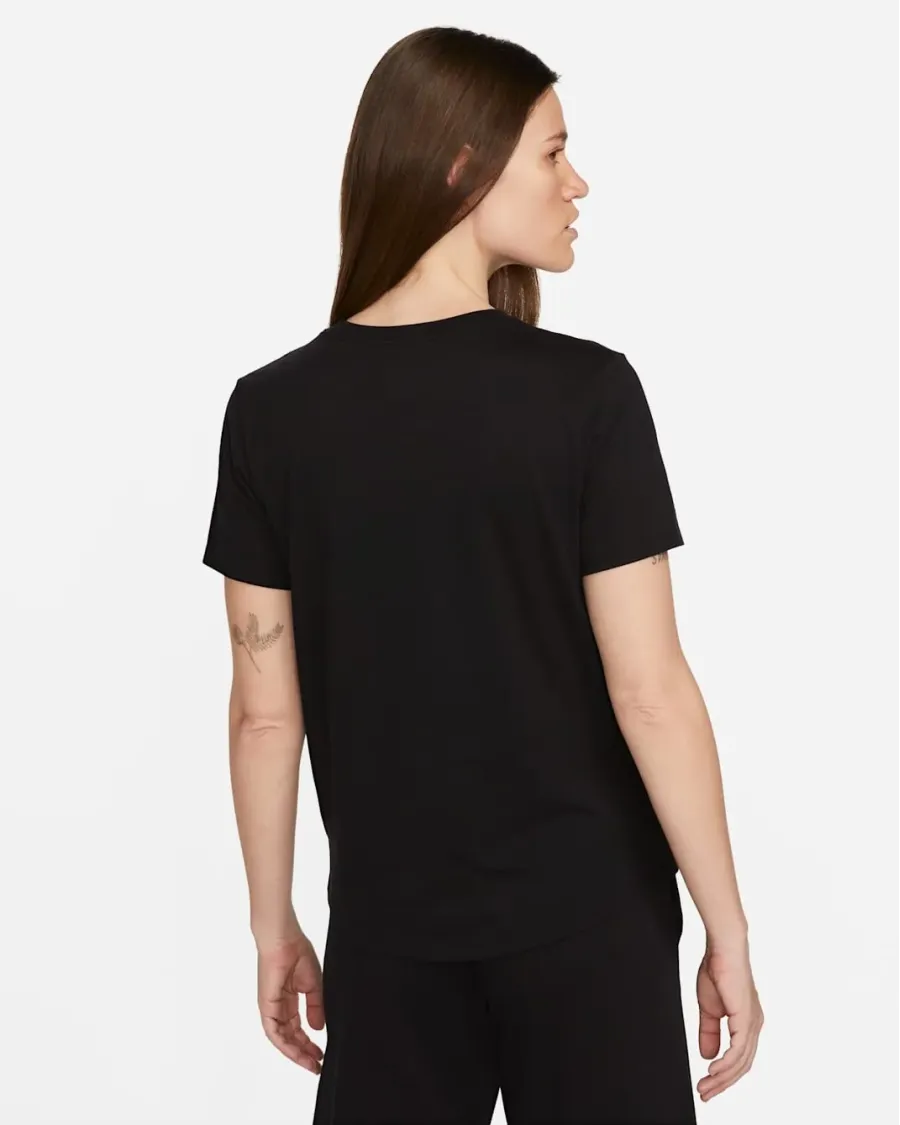 Футболка Nike Sportswear Essentials DX7906-010