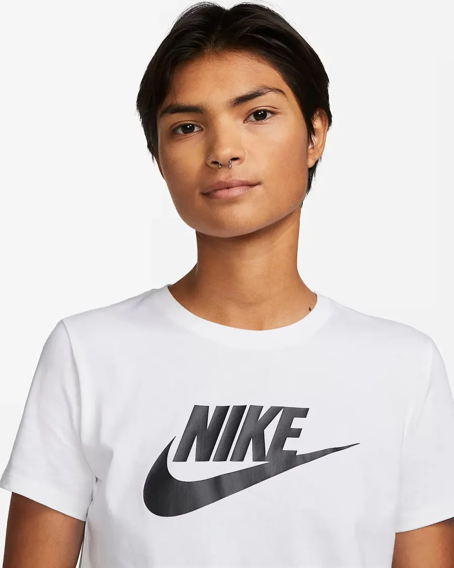 Футболка Nike Sportswear Essentials DX7906-100