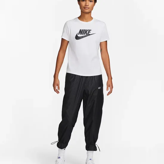 Футболка Nike Sportswear Essentials DX7906-100