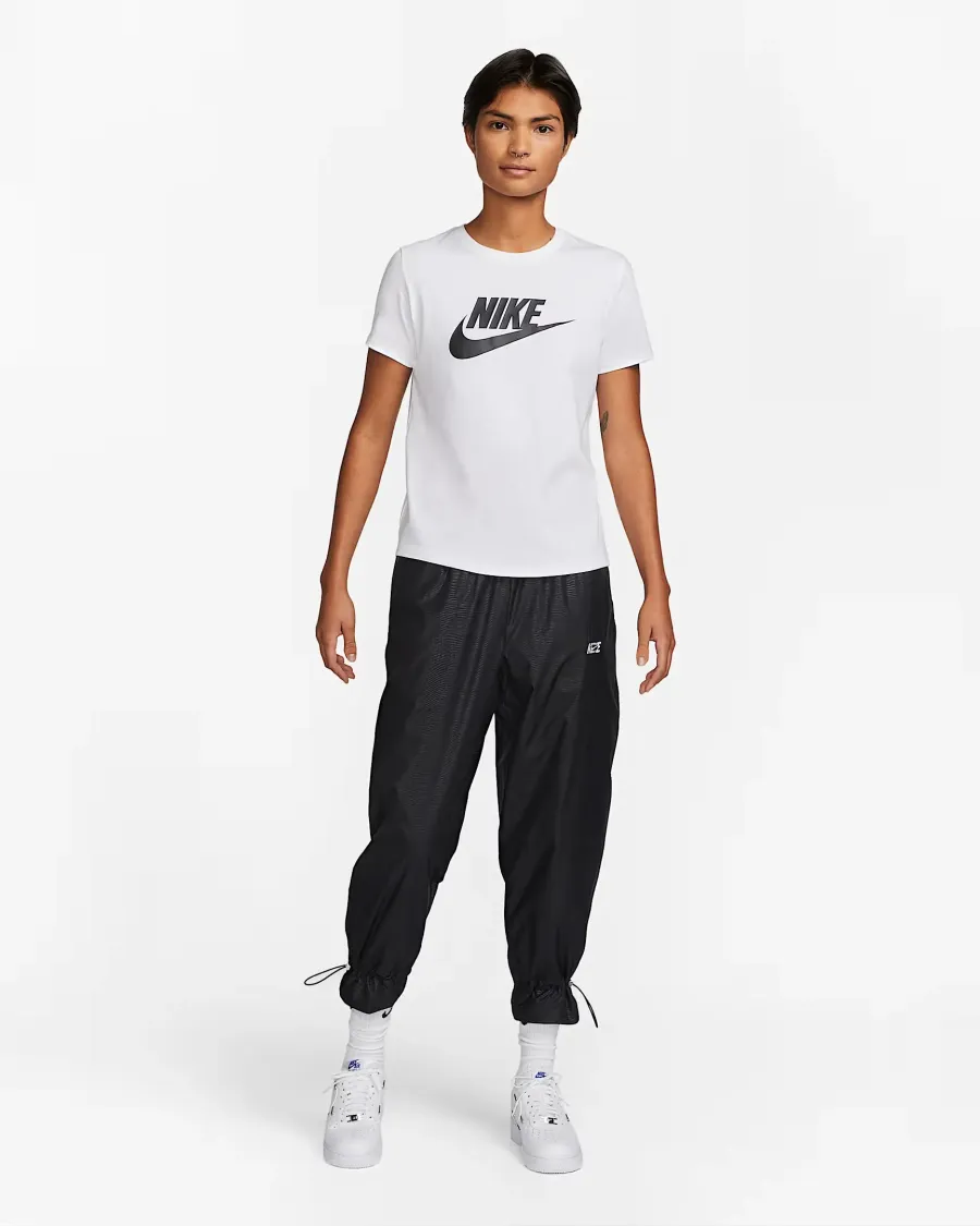 Футболка Nike Sportswear Essentials DX7906-100