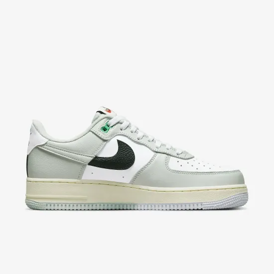 Кросівки Nike Air Force 1 Low DZ2660-001