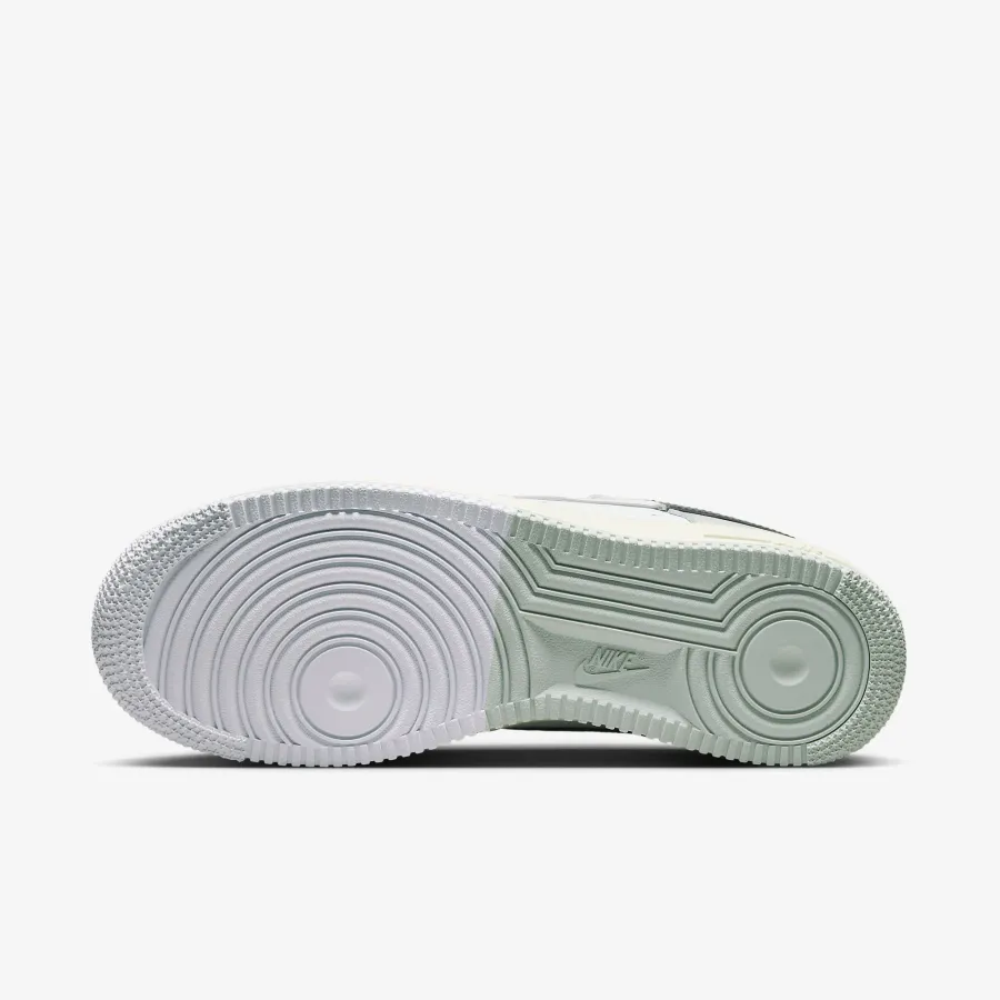 Кросівки Nike Air Force 1 Low DZ2660-001