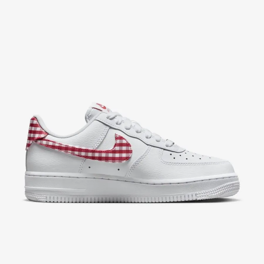 Кросівки Nike Air Force 1 07 Ess Trend DZ2784-101