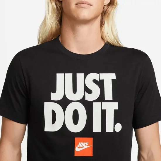 Футболка Nike Sportswear Just Do It Verbiage DZ2989-010