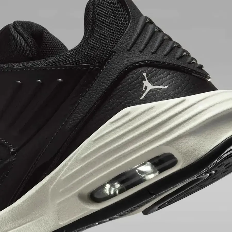 Кросівки Nike Air Jordan Max Aura 5 DZ4352-010