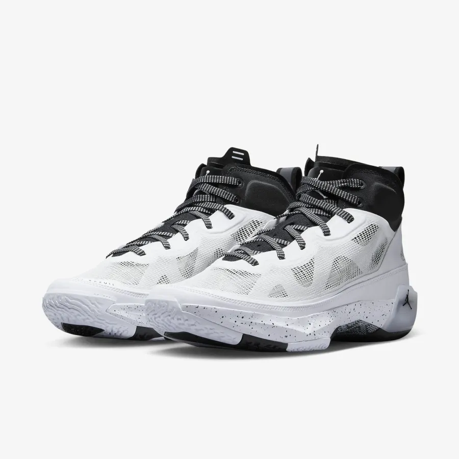Кросівки Nike Air Jordan Max Aura 5 DZ4353-101