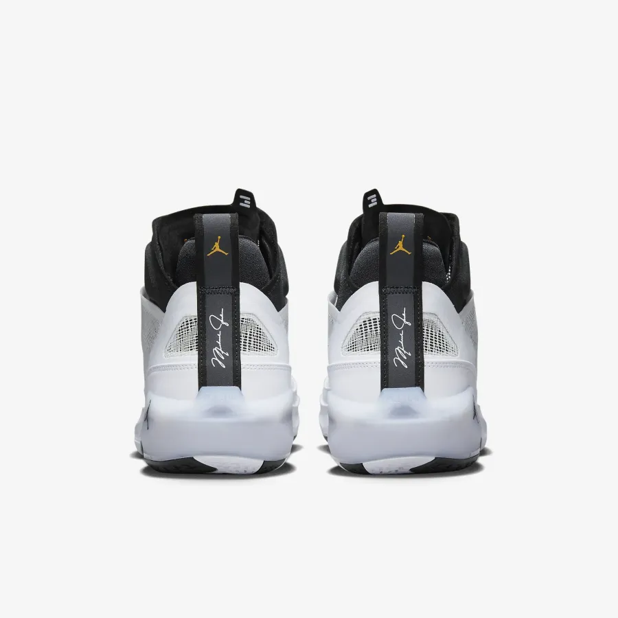 Кросівки Nike Air Jordan Max Aura 5 DZ4353-101