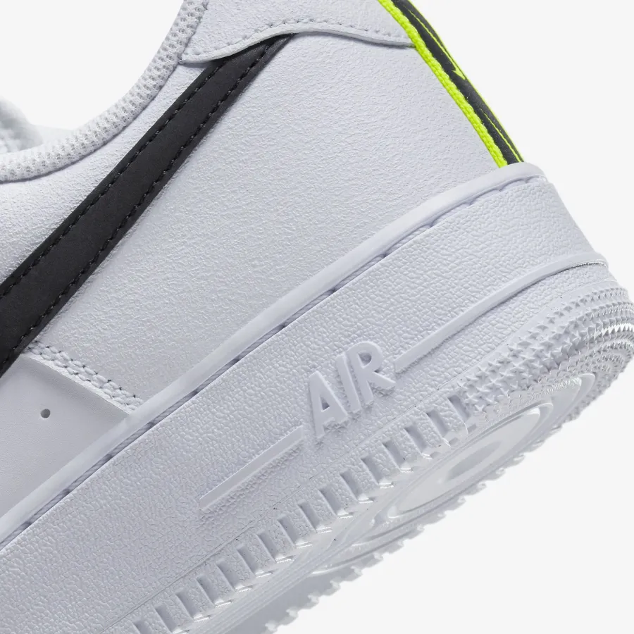 Кросівки Nike Air Force 1 '07 DZ4510-100