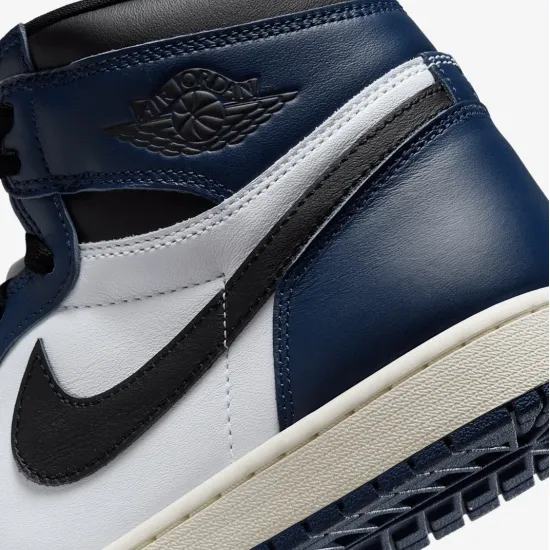 Кросівки Nike Air Jordan 1 Retro High OG DZ5485-401