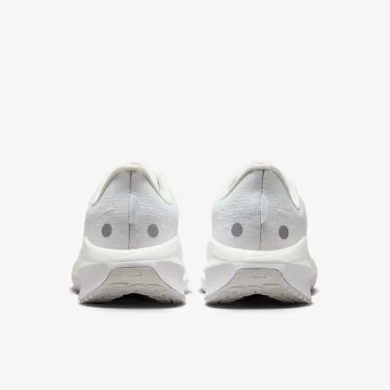 Кросівки Nike Vomero 17 Road Running FB1309-101