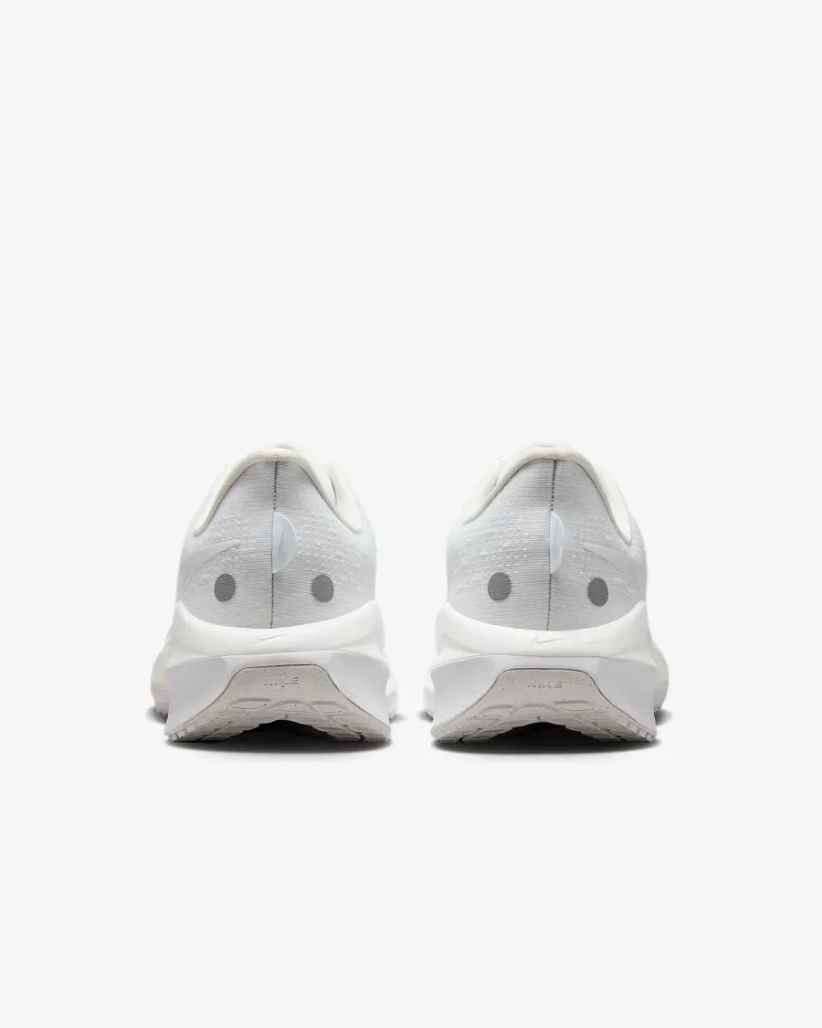 Кросівки Nike Vomero 17 Road Running FB1309-101