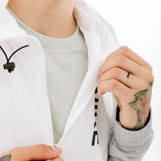 Вітрівка Nike Sportswear Hybrid Windrunner FB1627-100