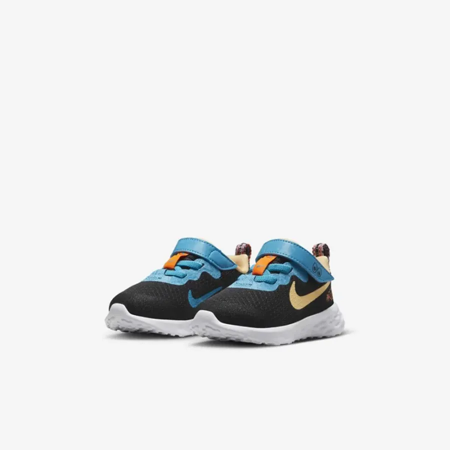 Кросівки Nike Revolution 6 SE FB2719-001