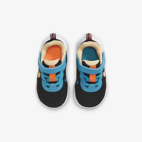 Кросівки Nike Revolution 6 SE FB2719-001