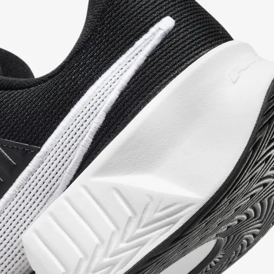 Кросівки Nike GP Challenge Pro HC FB3145-001