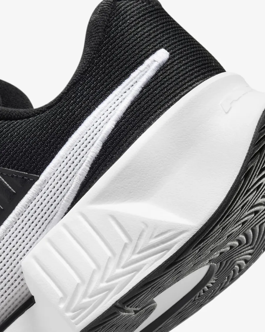 Кросівки Nike GP Challenge Pro HC FB3145-001