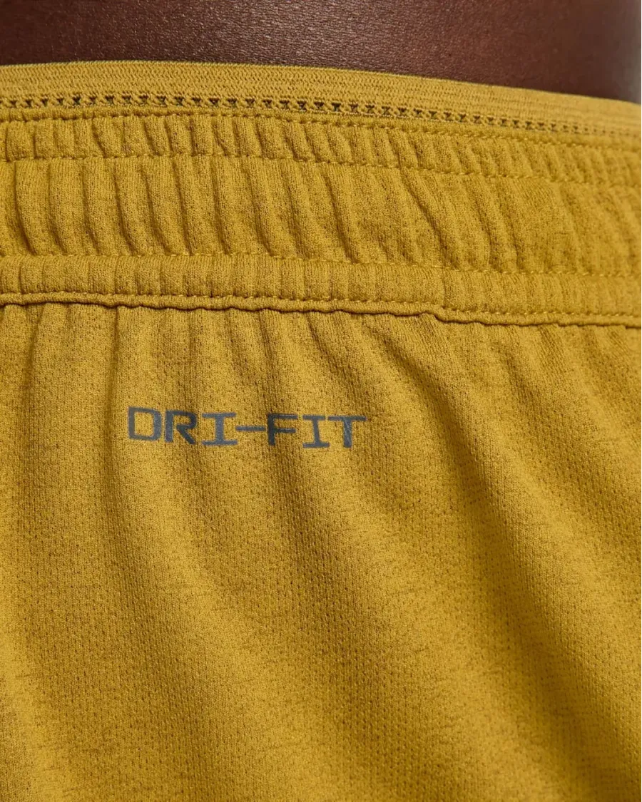 Шорти Nike Dri-FIT Stride Running Division 4