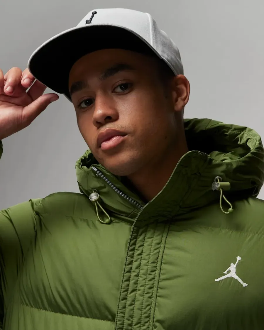 Куртка Nike Air Jordan Essentials FB7311-340