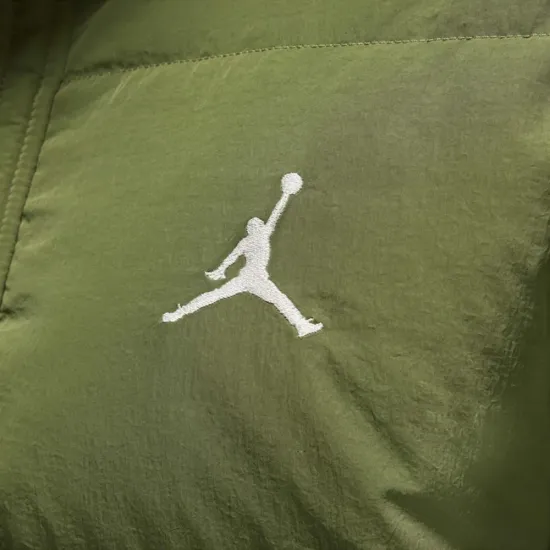 Куртка Nike Air Jordan Essentials Statement Down FB7313-340