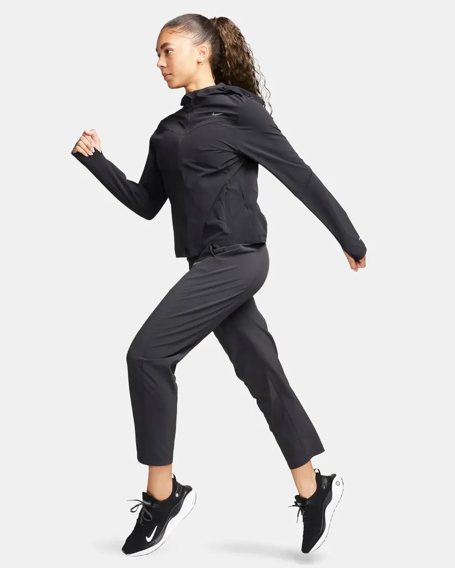 Куртка Nike Swift UV Running FB7480-010