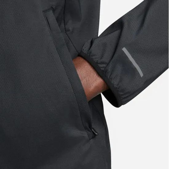 Куртка Nike Windrunner FB7540-010