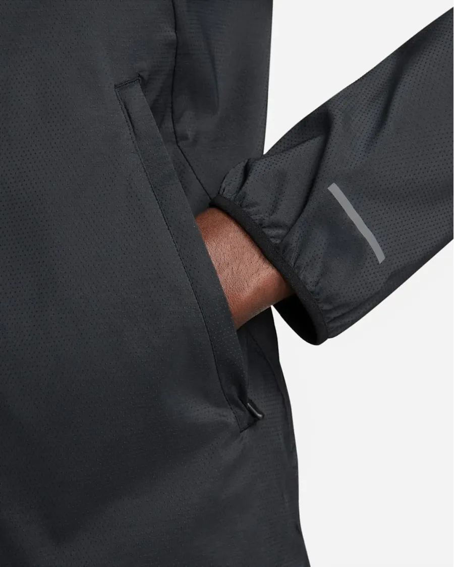 Куртка Nike Windrunner FB7540-010