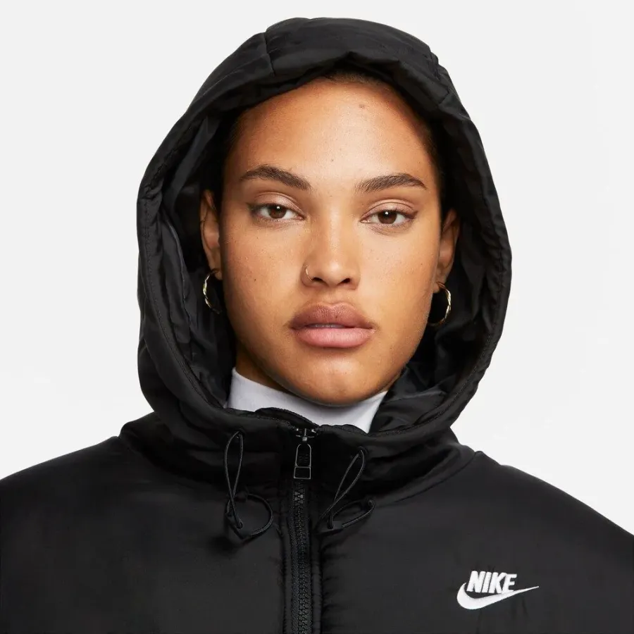 Куртка Nike Sportswear Essential Therma-FIT FB7674-010