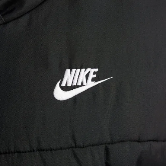 Куртка Nike Sportswear Essential Therma-FIT FB7674-010