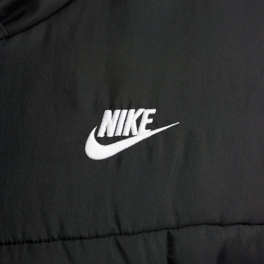 Куртка Nike Sportswear Essential Therma-FIT FB7674-010