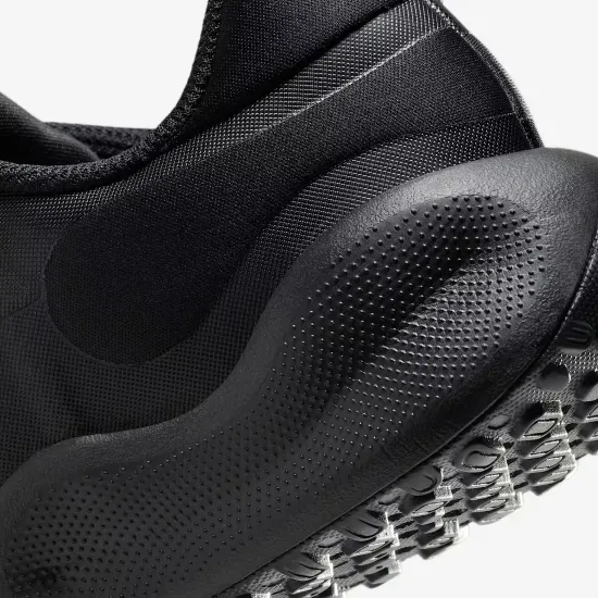 Кросівки Nike Revolution 7 FB7689-001
