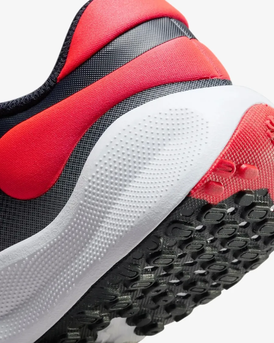 Кросівки Nike Revolution 7 FB7689-400