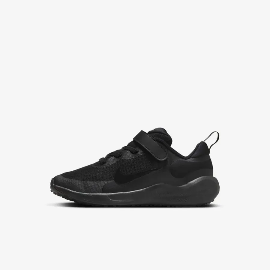 Кросівки Nike Revolution 7 FB7690-001